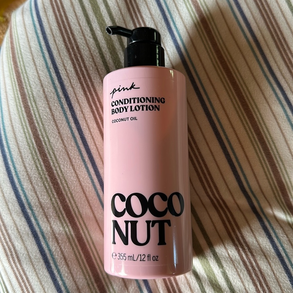 PINK Coconut Conditioning Body Lotion